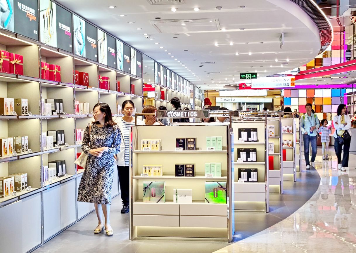 国货美妆“大而不强” 中国品牌如何破局？
