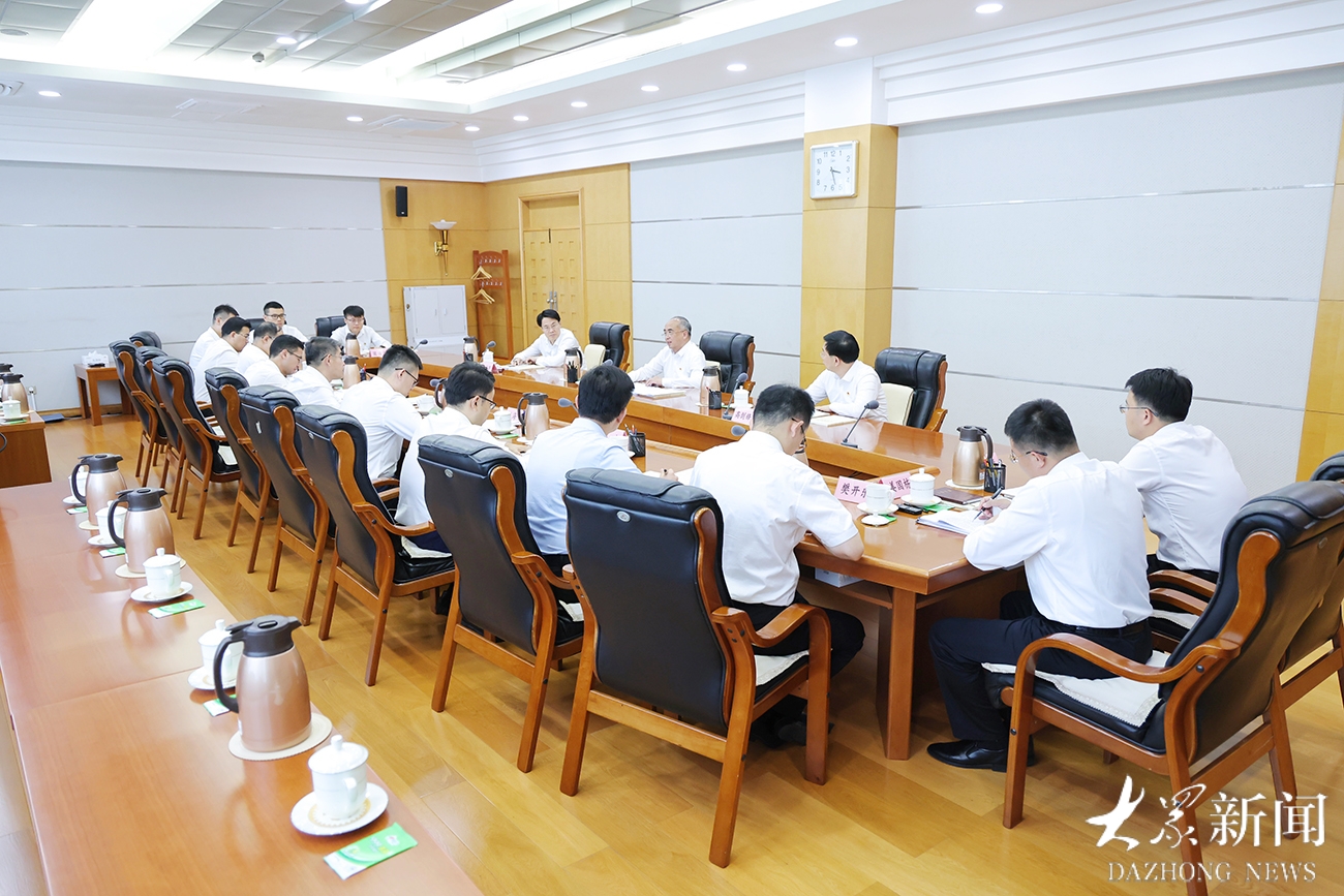 林武到所在党支部讲深入贯彻中央八项规定精神学习教育专题党课
