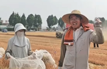 高教瞭望｜和大学生一起种小麦，种粮大户为啥“认赌服输”