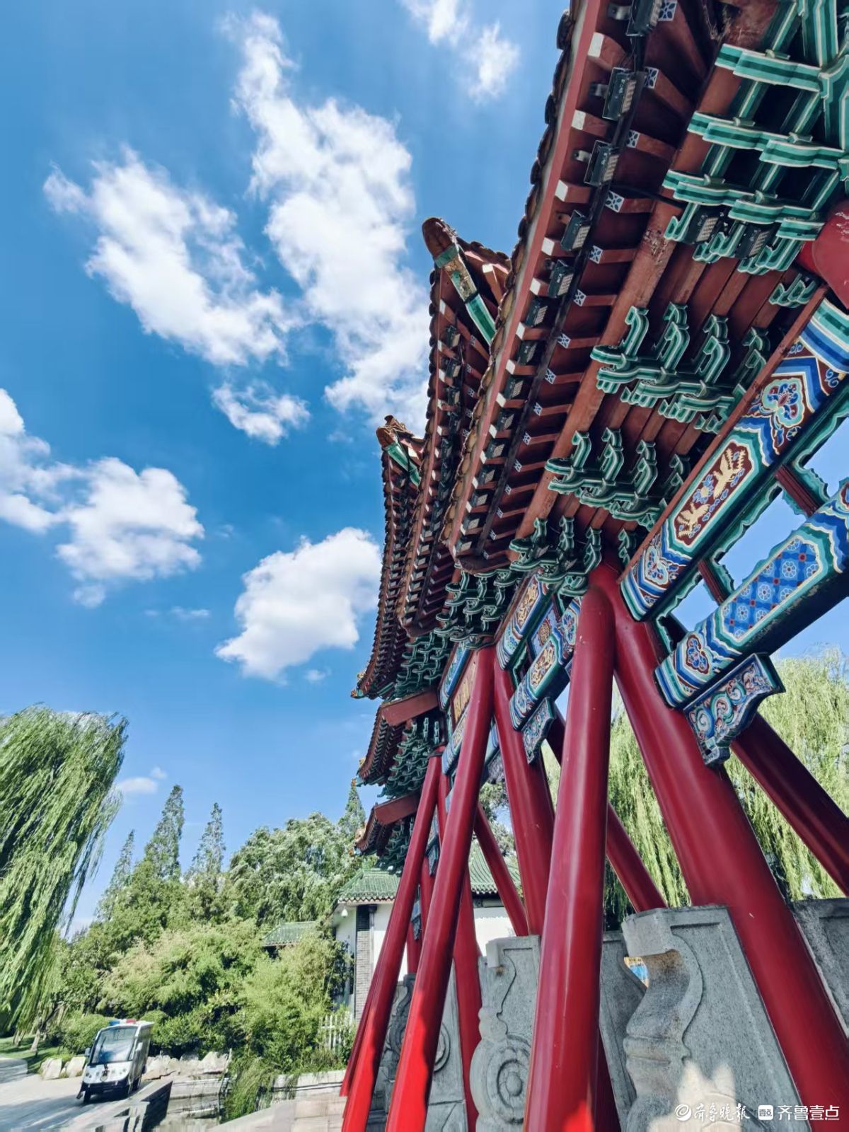 高温天气下的济南，蓝天白云风景不错