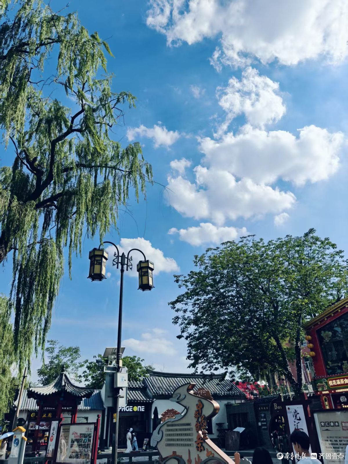 高温天气下的济南，蓝天白云风景不错