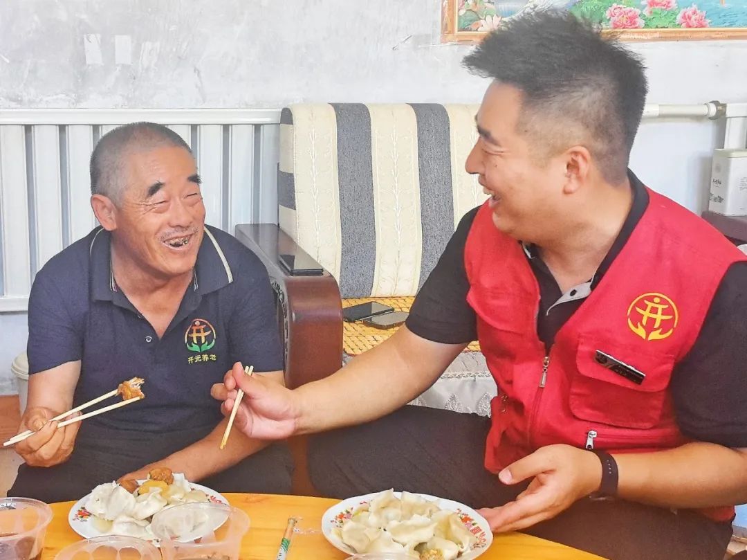 大家一起包饺砸！