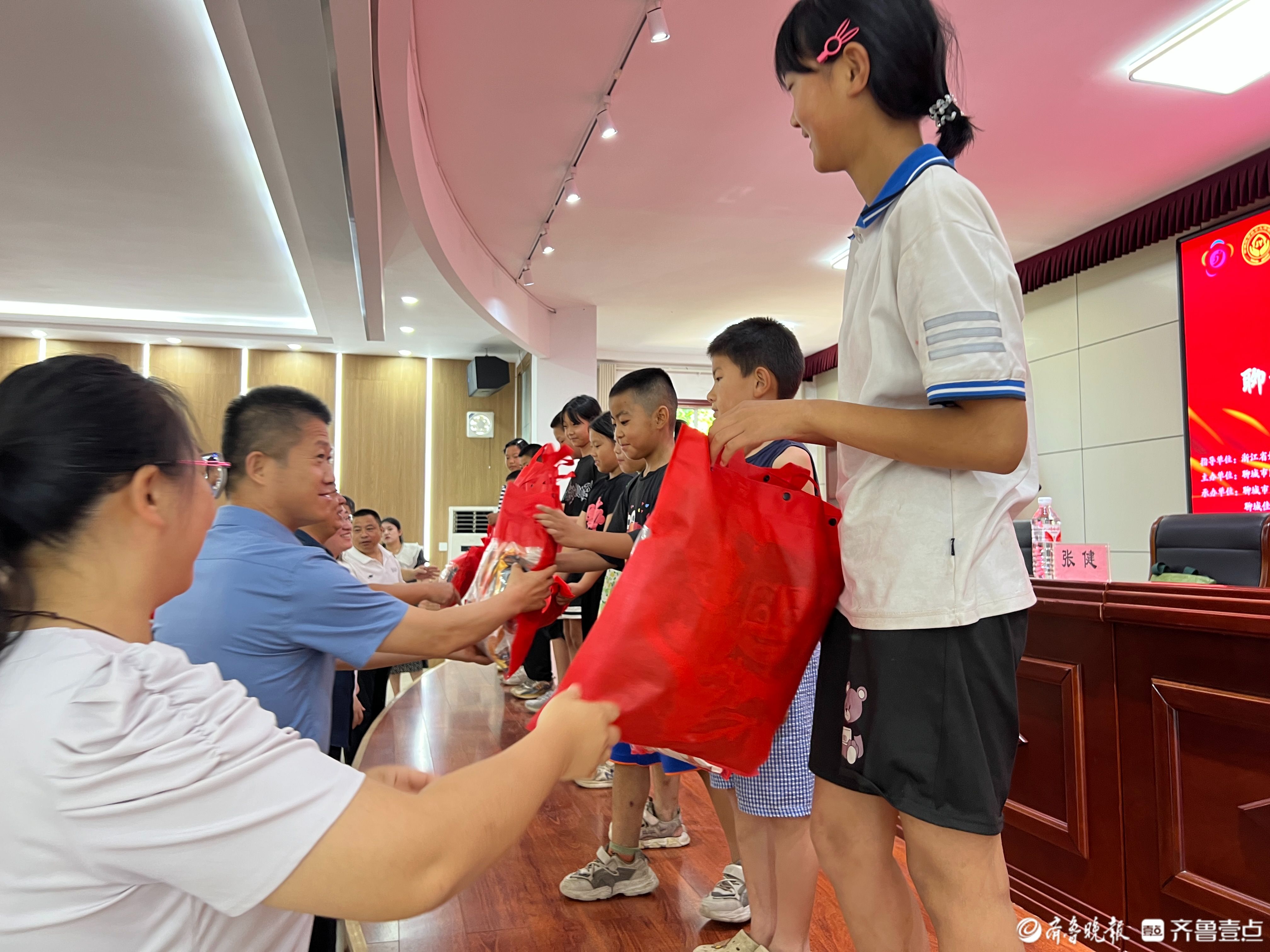 跨越山海温暖接力！聊城“焕新乐园”启航，点亮困境儿童成长之光