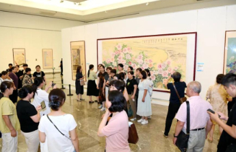 梦笔生花 |山东美协助力巨野工笔牡丹画培训成果展绽放泉城济南