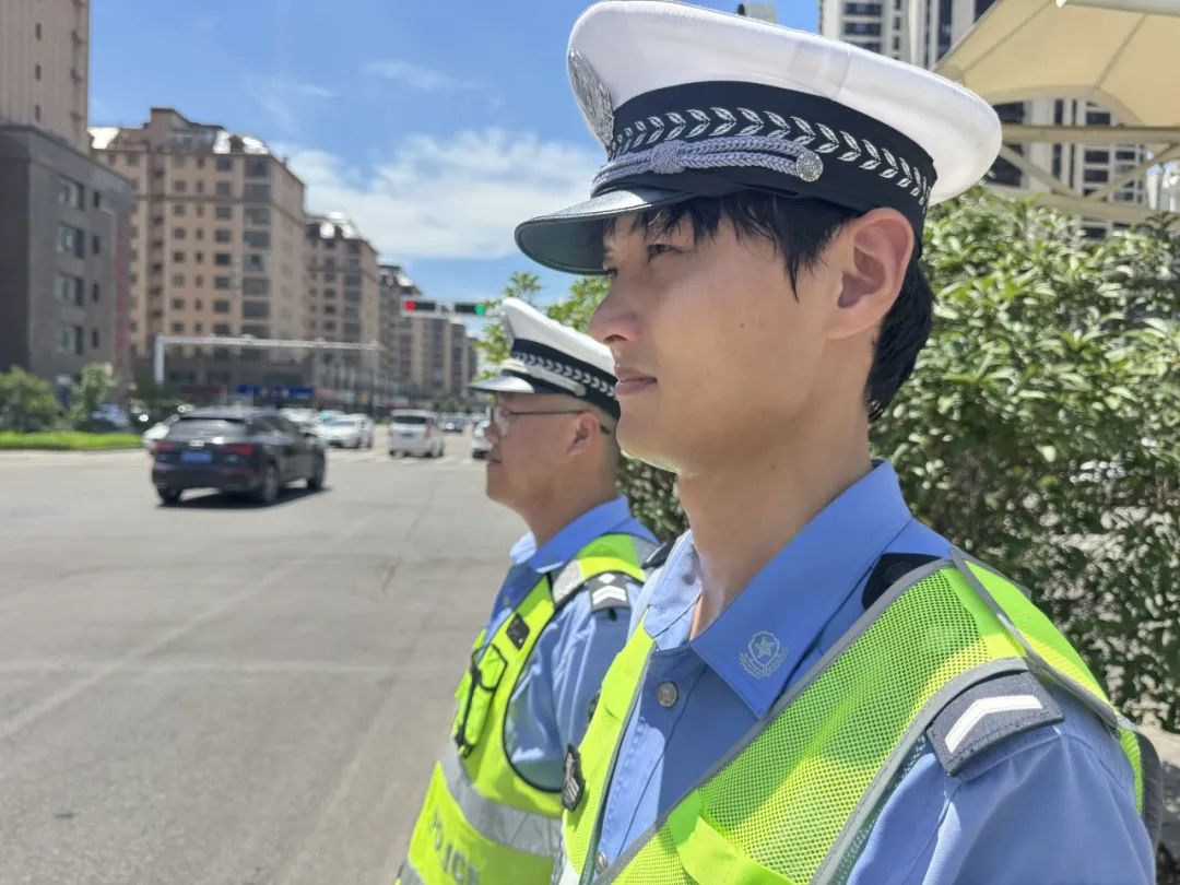 烈日下的坚守！巨野交警无惧“烤”验“汗”卫平安