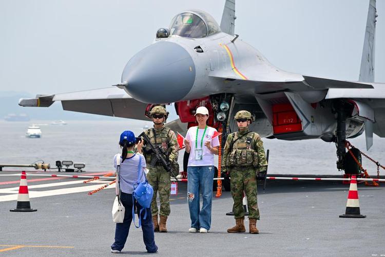 Naval fleet led by Shandong aircraft carrier visit wins praise in Hong Kong