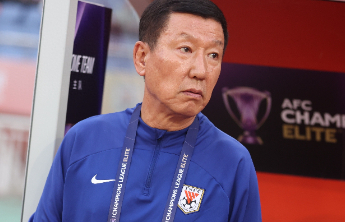 崔康熙回韩国治疗膝盖旧伤，山东泰山将组建临时教练团队