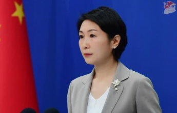 霍尔木兹海峡有大量船只悬挂五星红旗防止被袭，国防部回应