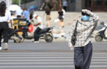 夏天穿什么颜色的衣服更凉快？