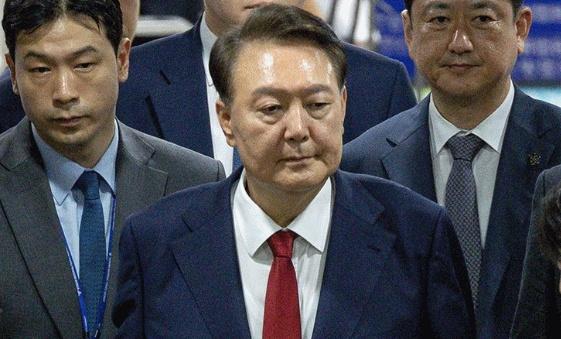 韩国法院签发逮捕令，尹锡悦再度被拘留