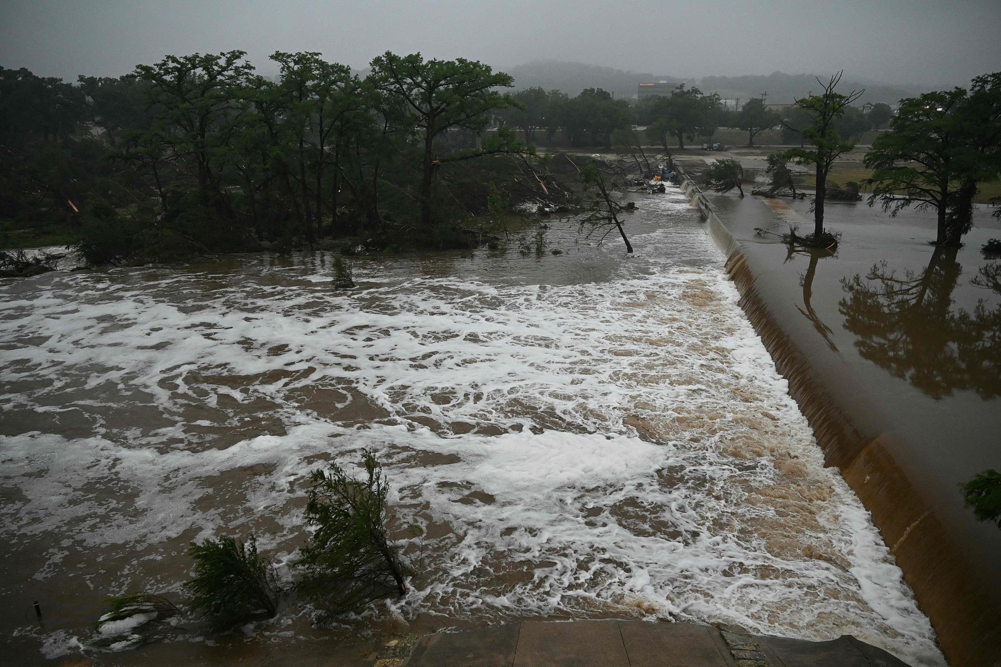 美国得州洪灾死亡人数继续上升，至少119人死亡