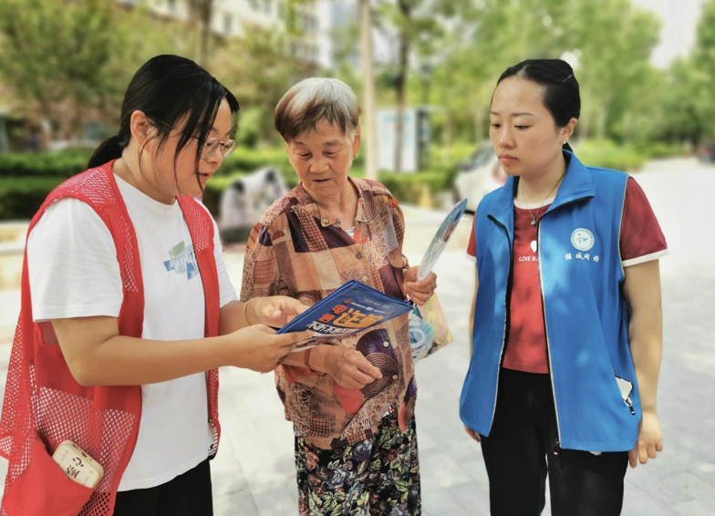 南苑街道水景园社区开展反诈宣传活动