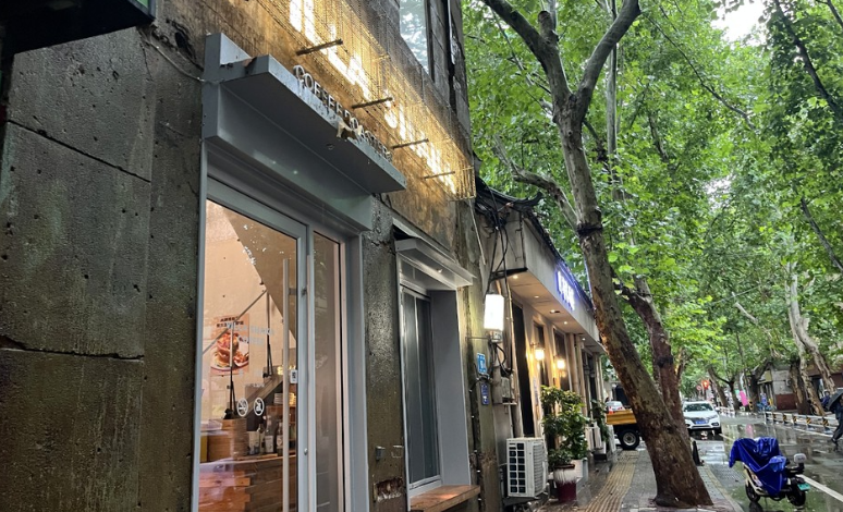 城市更新记|济南纬四路变身“漂亮店”街，老街解开自主更新密码