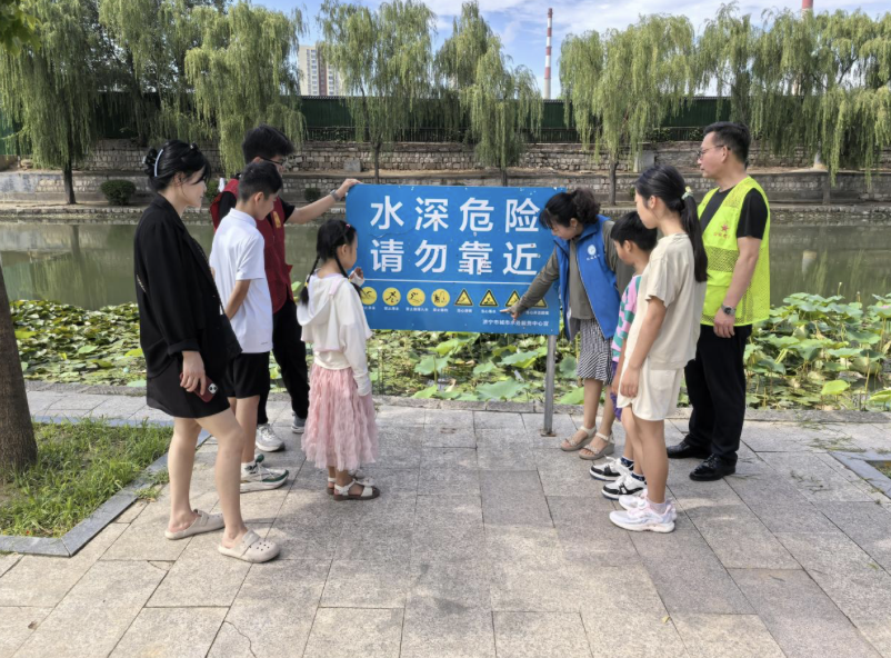济阳街道京杭社区开展防溺水宣传志愿服务活动