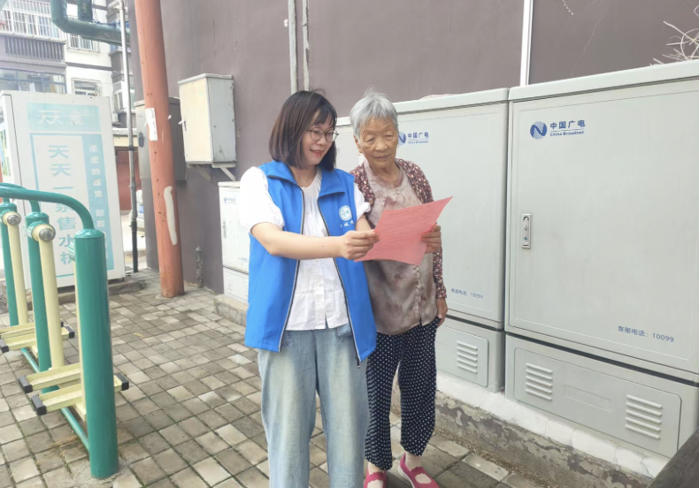 济阳街道电苑社区开展“抵制铺张浪费 倡导移风易俗”宣传活动