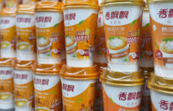 香飘飘预计上半年亏损9739万元，营收下滑12%：冲泡业务提早进入淡季