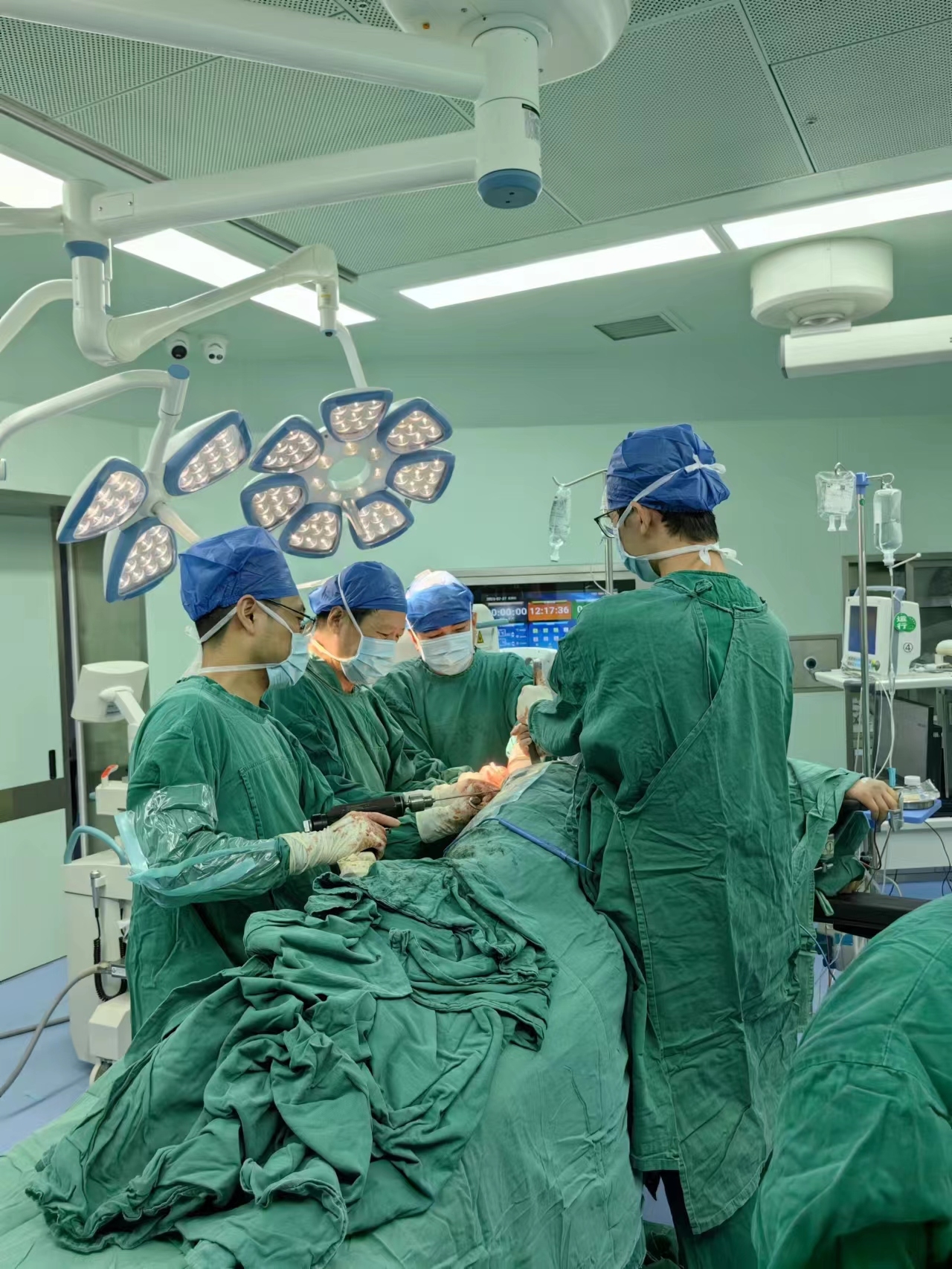 以骨为桥守初心，记济南市第七人民医院优秀党员胡丁有