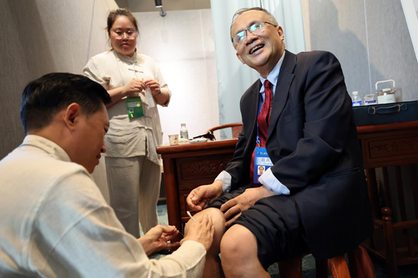 TCM attracts overseas guests at Nishan Forum