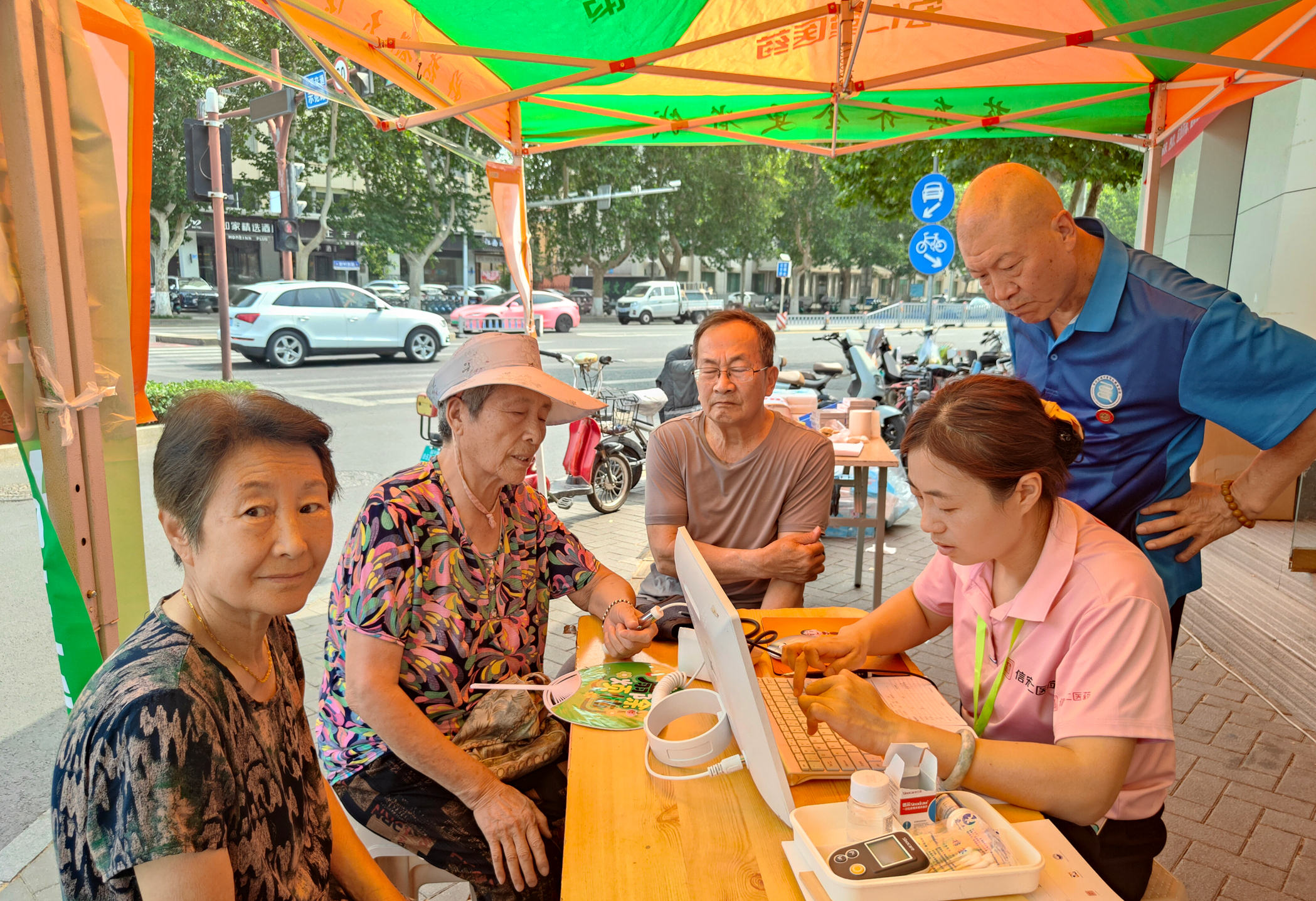 夏日守护｜爱心满满！山东信宏仁医药全力守护市民健康度夏