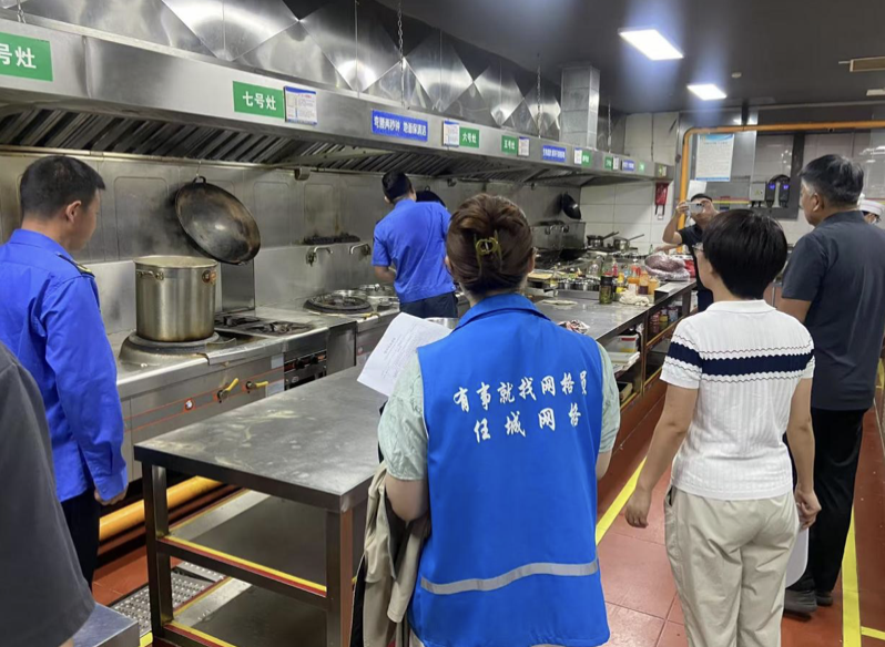 南苑街道南新街社区开展大型餐饮单位联合排查