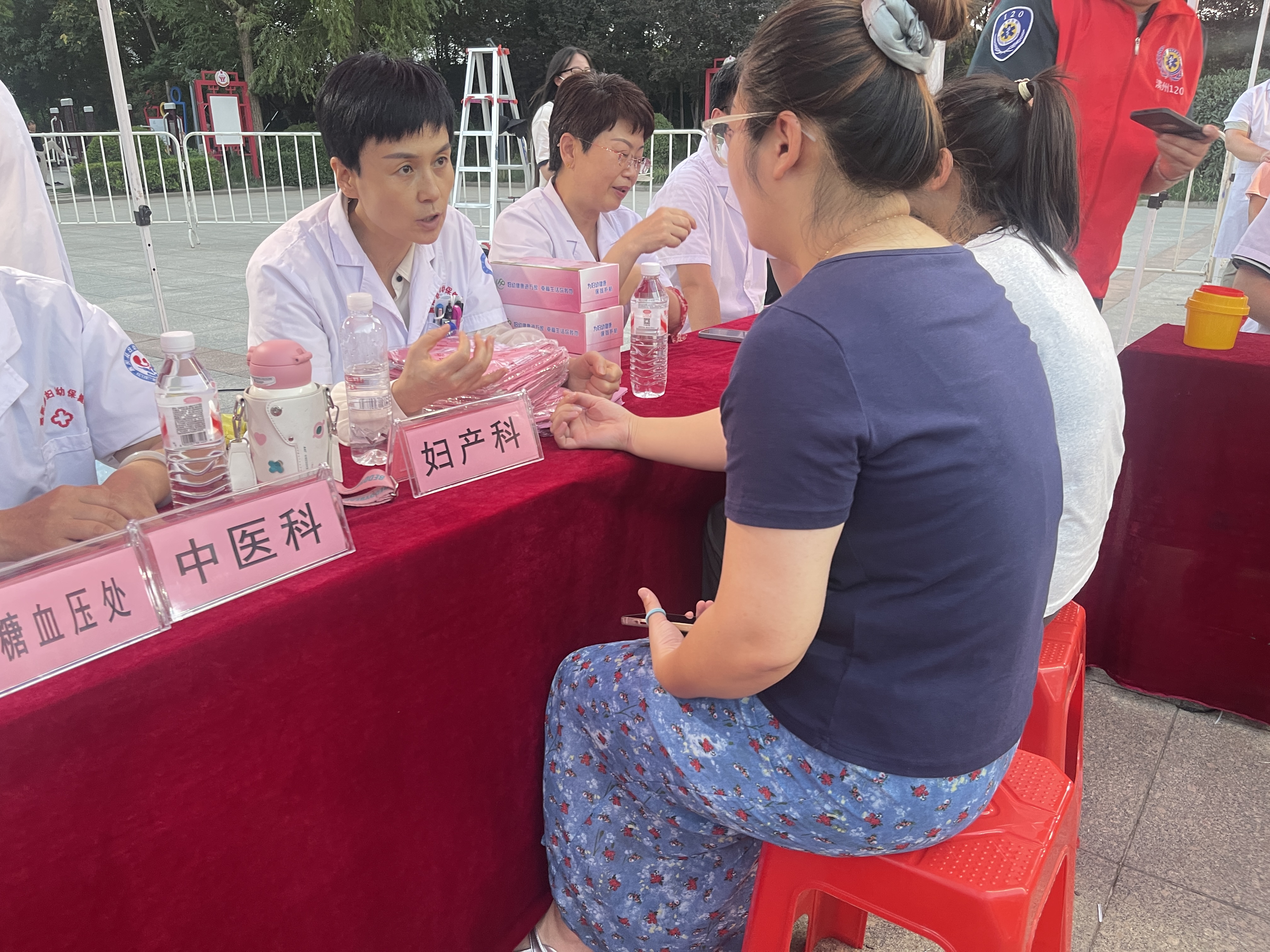 惠民县妇幼保健院：夜市摆起“健康摊”中西医义诊服务暖民心