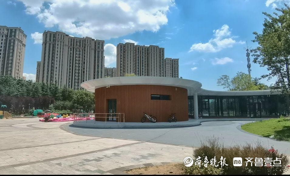 壹点帮办丨李沧这处公厕建成半年了，为啥一直不开放