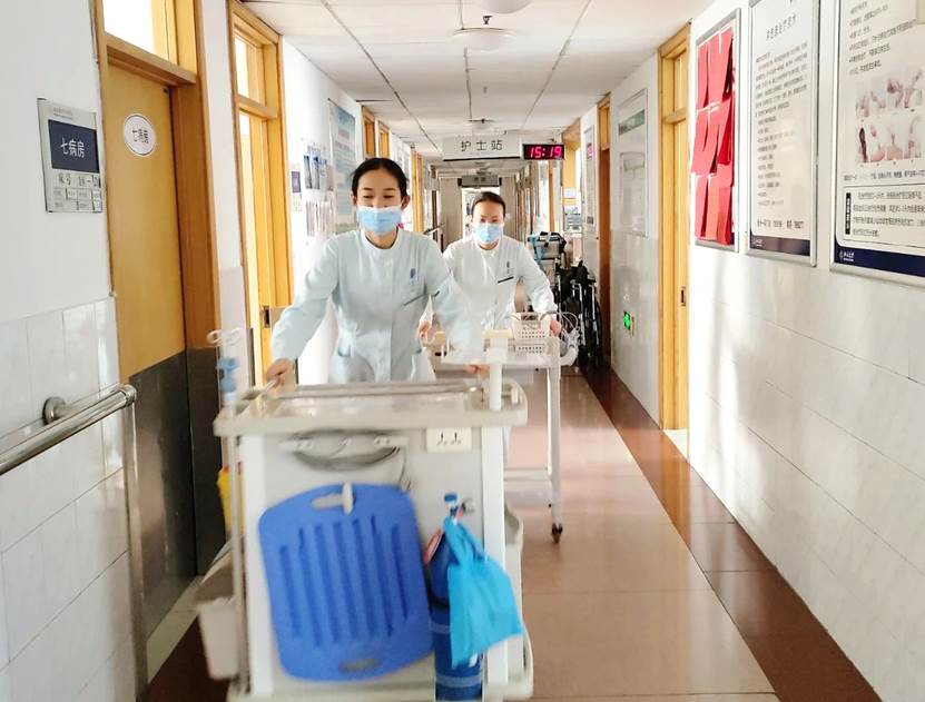 炽热守护！淄博医护30分钟为患者筑起坚实生命防线