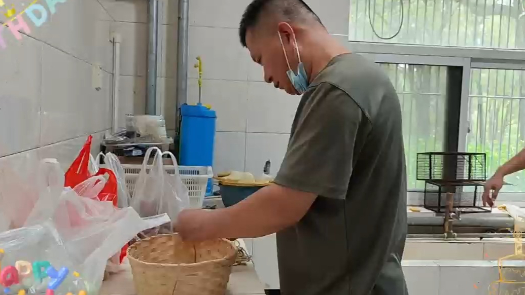 果然视频|动物视界（428）红尾长尾猴“七仔”生日快乐