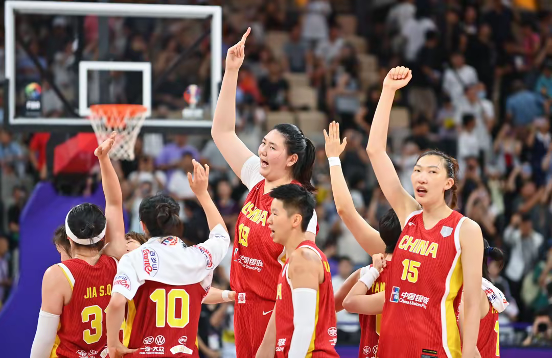 体坛午爆｜东亚杯中国女足今战日本，亚洲杯中国女篮今战新西兰
