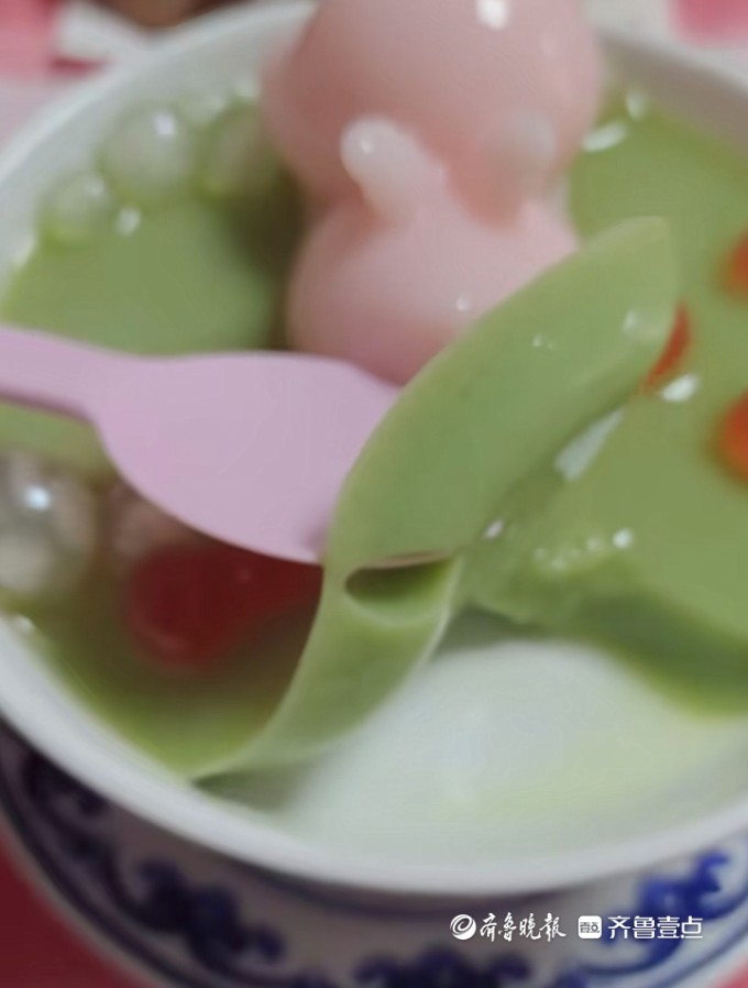 “一盅的量”卖16元一份！广西一连锁饭店甜品被指量少价高，当地市监局回应