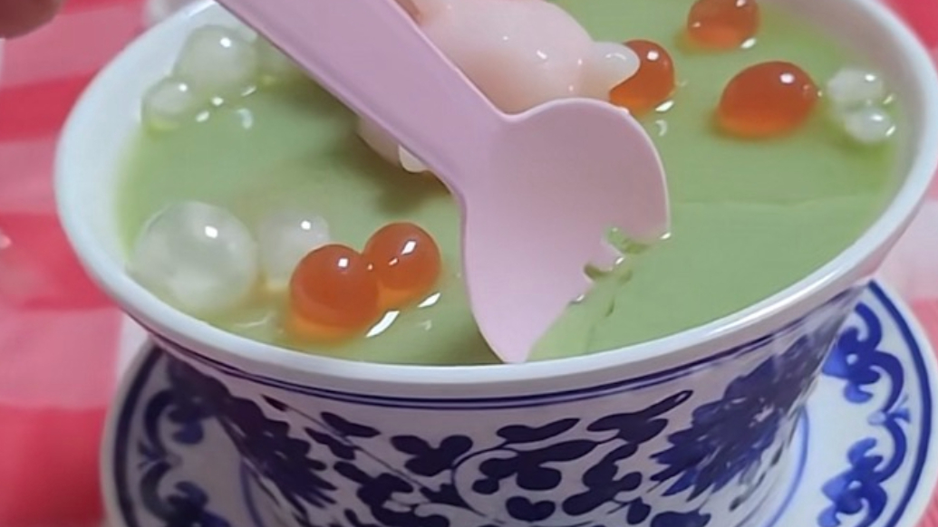 果然视频|广西一连锁饭店奶冻甜品“一盅的量”卖16元！当地市监局回应