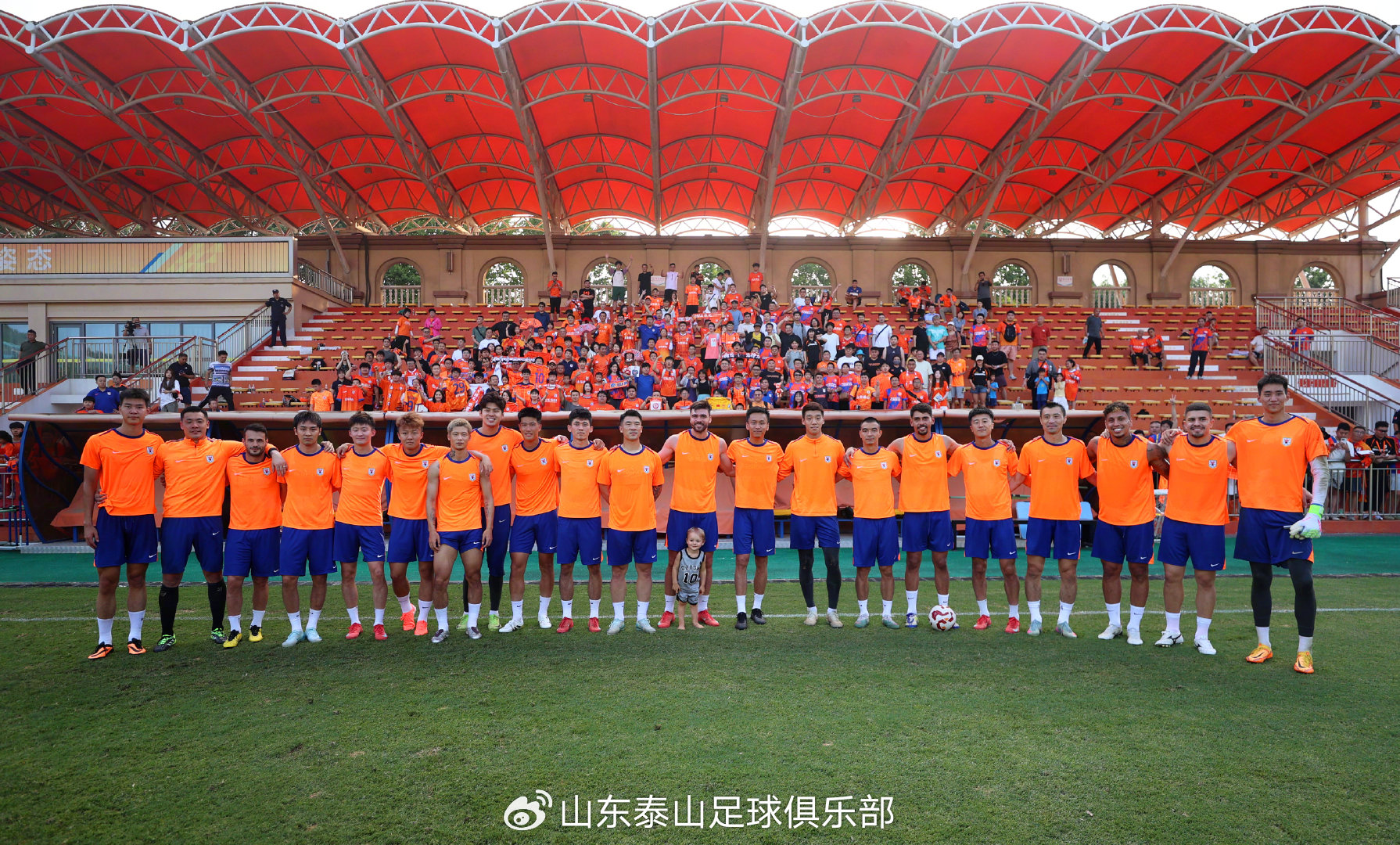 韩鹏履新与媒体、球迷见面，劲往一处使，没有过不去的坎