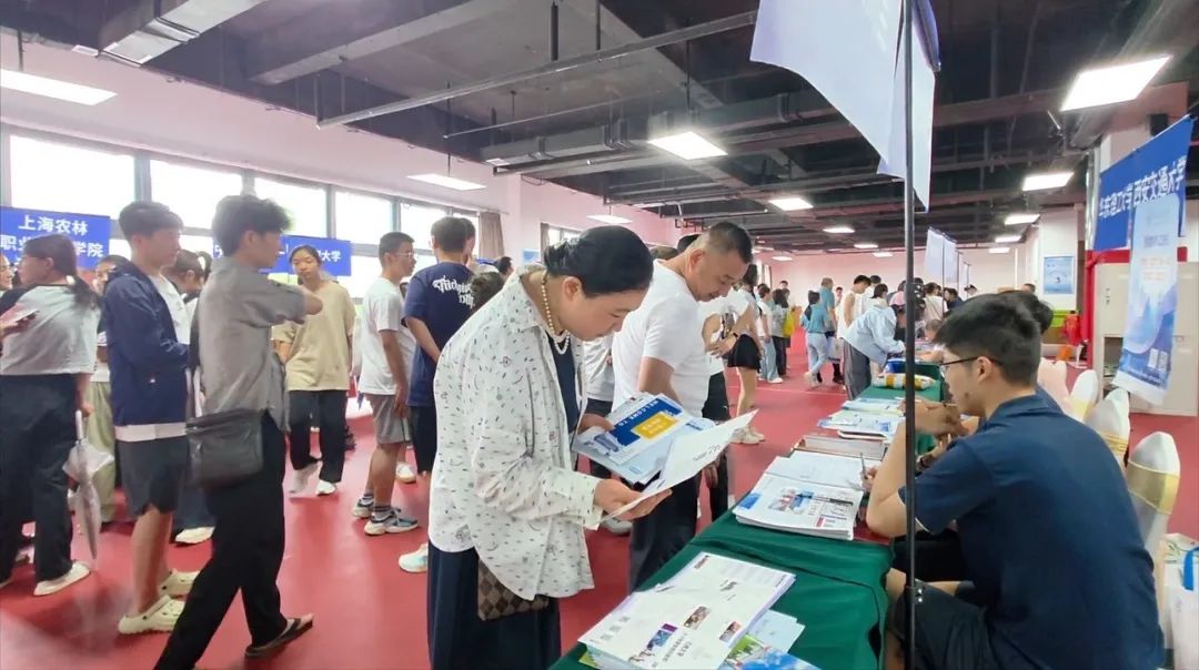 7月22日，就在莒县二中体育馆！高招会高职（专科）场等你来！