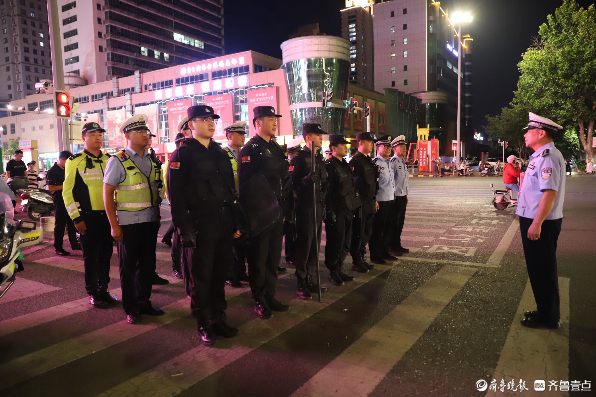 菏泽交警直属一大队开展“飙车炸街” 专项整治行动