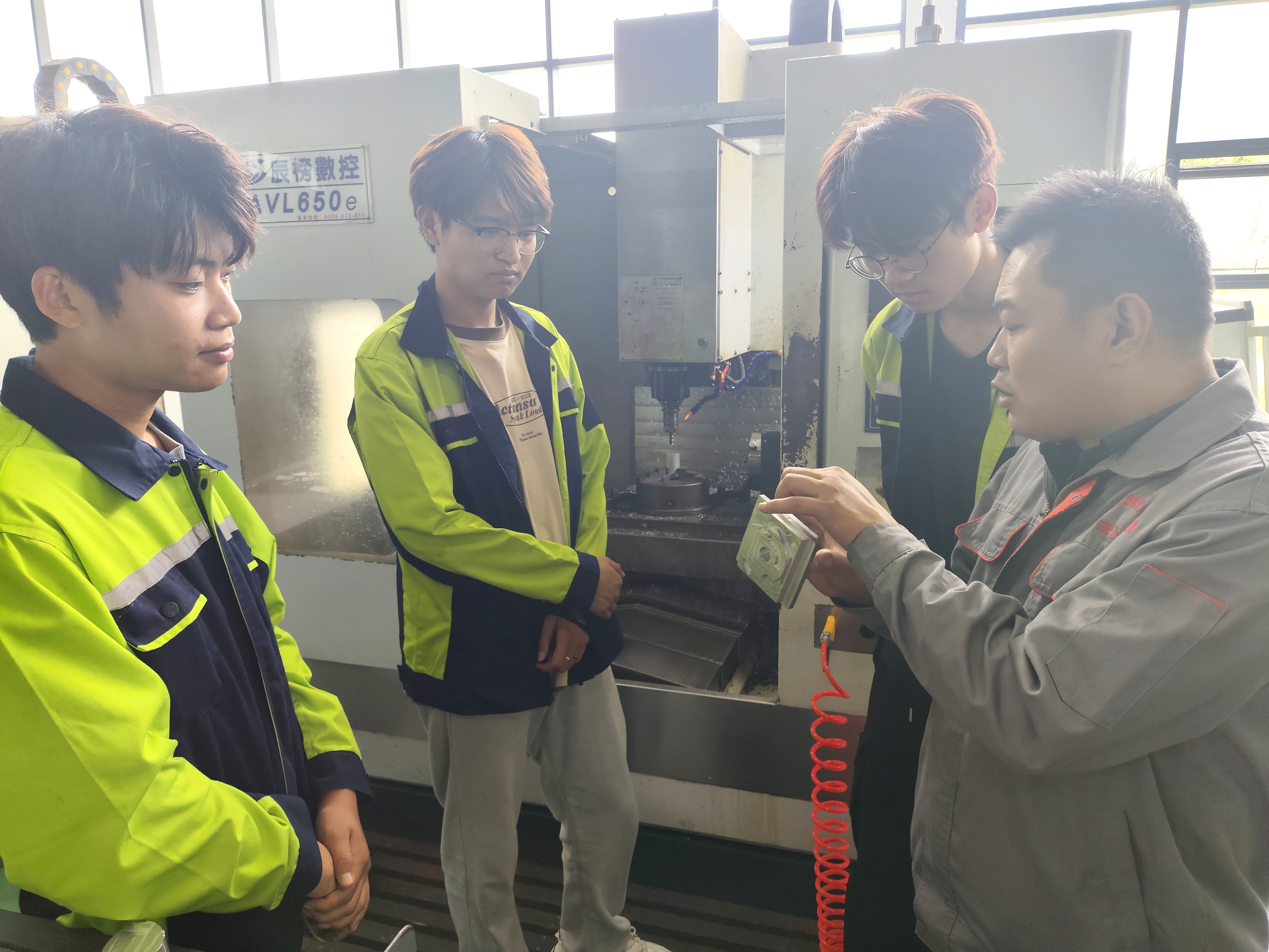 还没毕业就被岗位“预定”，高就业率让职业教育越来越香