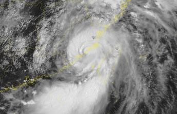 记者在珠海追踪台风“韦帕”：会在哪里登陆？风雨影响多大？怎样防御？
