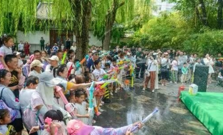 37天超长待机！五龙潭亲子泼水节启幕，沉浸式亲水体验等你来