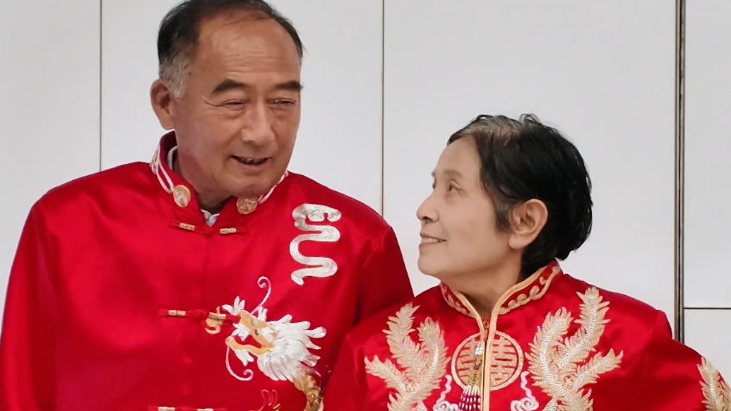 巨野田桥镇：为银发夫妻送上“公益婚纱照”