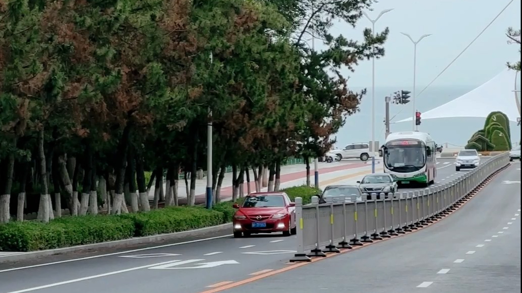 果然视频｜比原计划提前11天，烟台迎宾路车行道7月21日通车