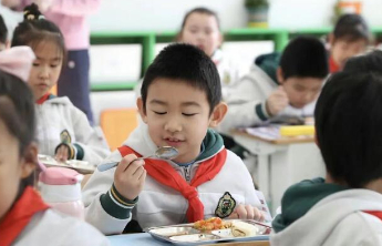 期待国家标准护航校园配餐