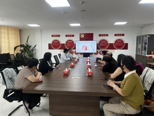 东港农商银行胶州路支行：创新打造“金融+健康”养老新模式