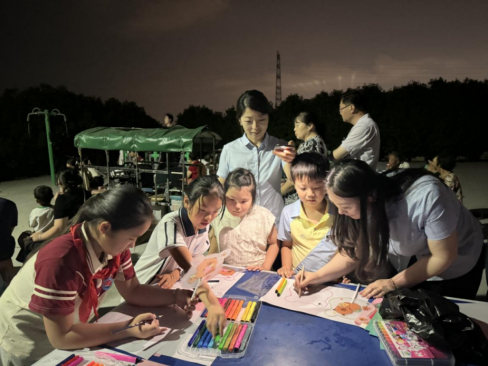 东港农商银行丹阳路分理处：金融夜校点亮普惠之光