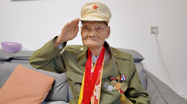 96岁抗战老兵吕企荣：战火淬炼的热血人生
