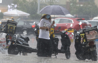山东继续发布暴雨蓝色预警！今夜济南等9市有雷雨或阵雨局部暴雨