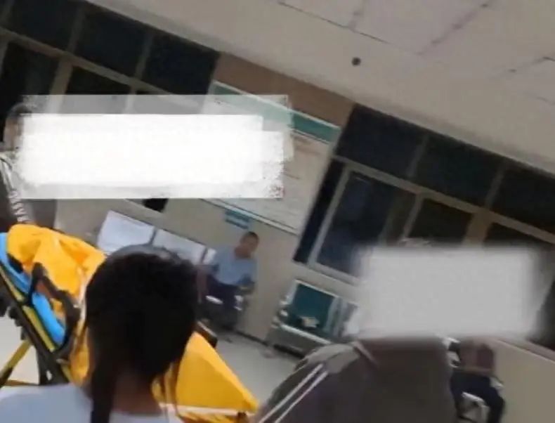 追问4岁男童拔牙为何死亡，医院的态度和答案同样重要
