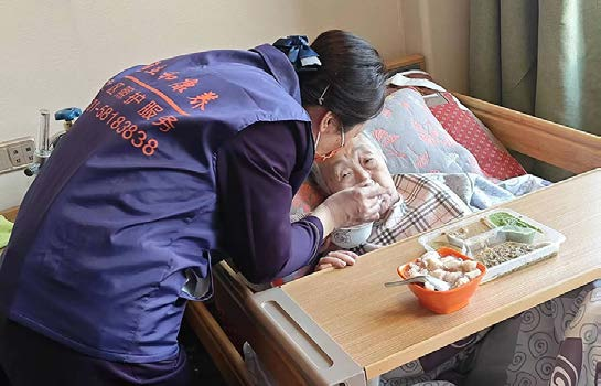 济南市医保局机关党委：医保相伴 老有所护