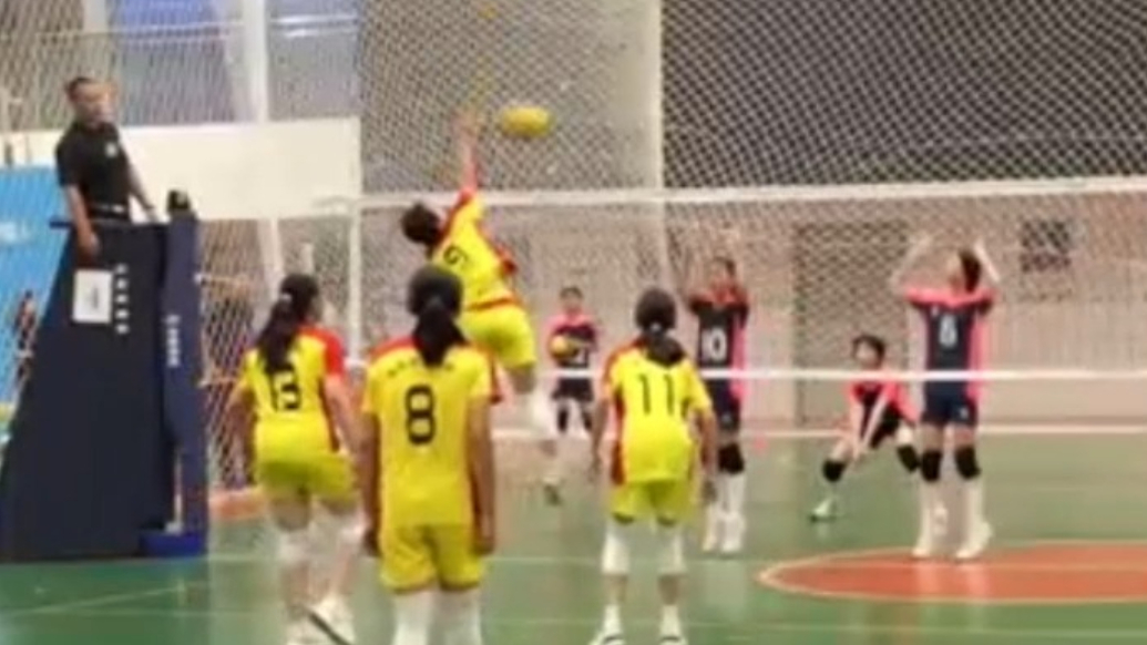 果然视频丨厉害！青岛沧口学校女排勇夺三连冠