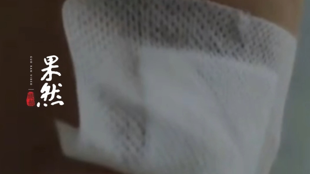 果然视频|要贴四小时，结果很快松了！网友献血后呼吁对医用敷贴严格把关，血站回应