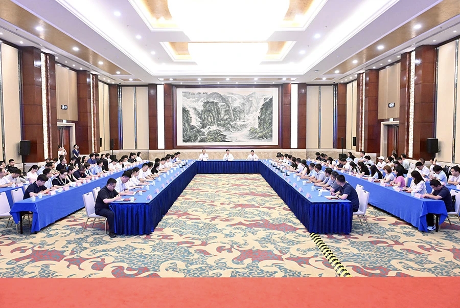 潍坊市媒体推介官行业推介官网络推介官座谈会召开