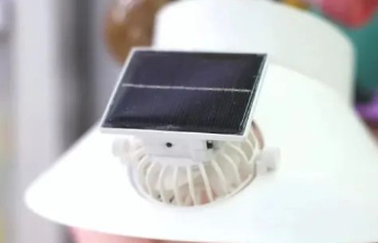 太阳能风扇帽海外被抢购，“降温经济”热浪中的创新启示